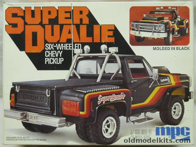 MPC 1/25 Super Dualie Chevrolet Scottsdale 10 Pickup Truck, 1-0424 plastic model kit